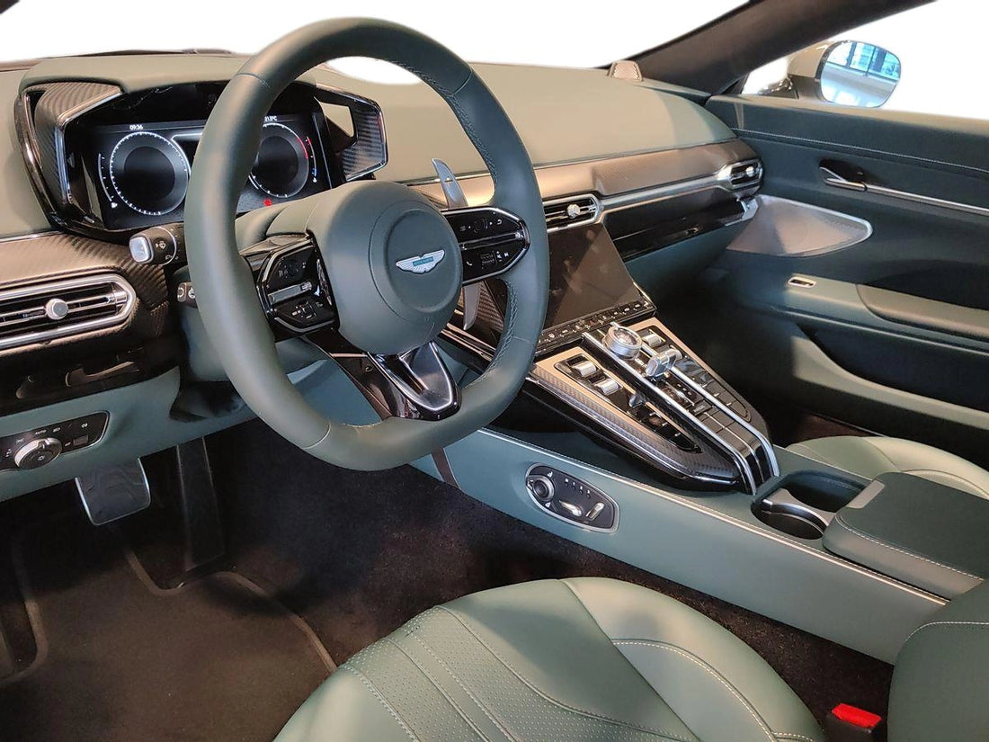ASTON MARTIN VANTAGE
