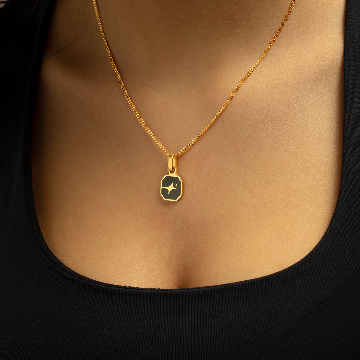 Pendentif Square Signature doré - Motif Noir