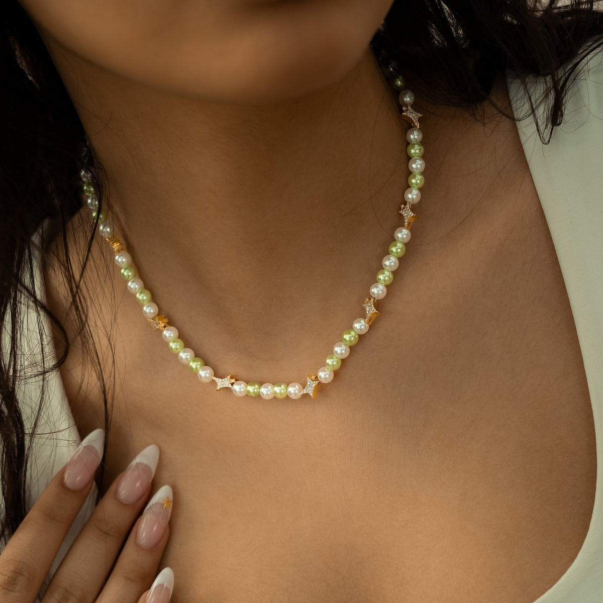 Chaîne perlée Signature Dorée - Blanc et Vert