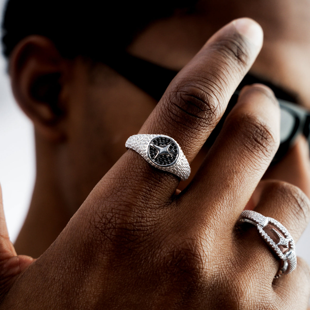 Iced Round signet ring argentée