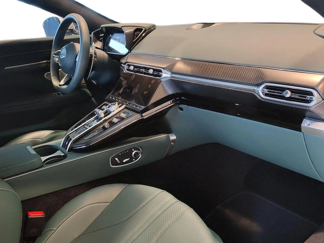 ASTON MARTIN VANTAGE