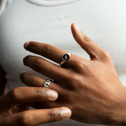Signature Round signet ring argentée